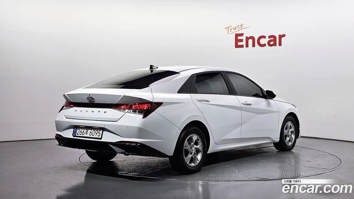 Hyundai AVANTE — фото 2