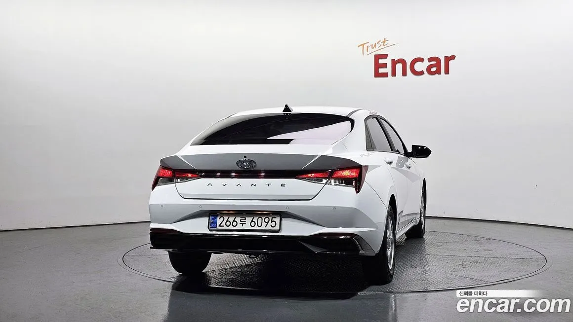 Hyundai AVANTE — фото 4