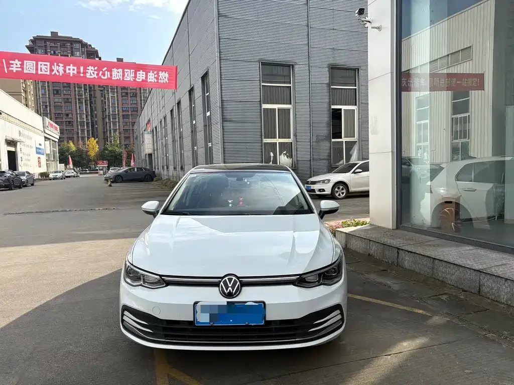 Volkswagen Golf 2022 из CN, фото 2