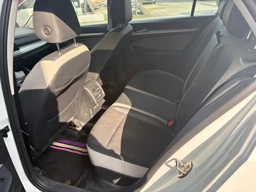 Volkswagen Golf 2022 из CN, фото 7