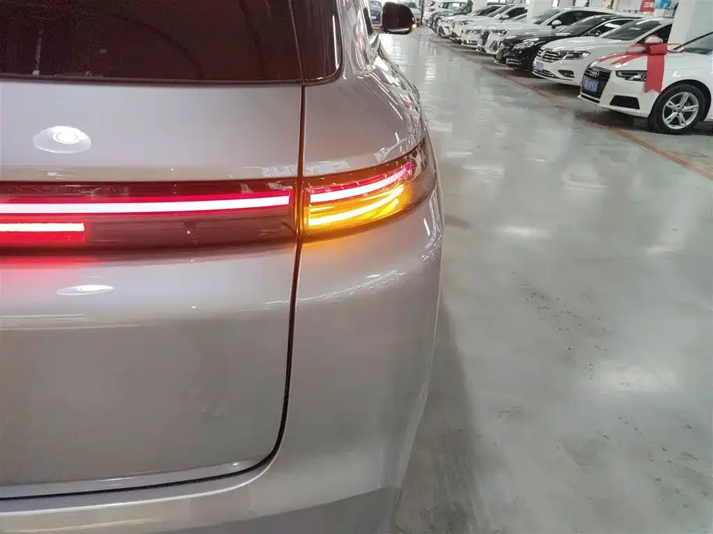 Li Auto L8 2024 из CN, фото 8