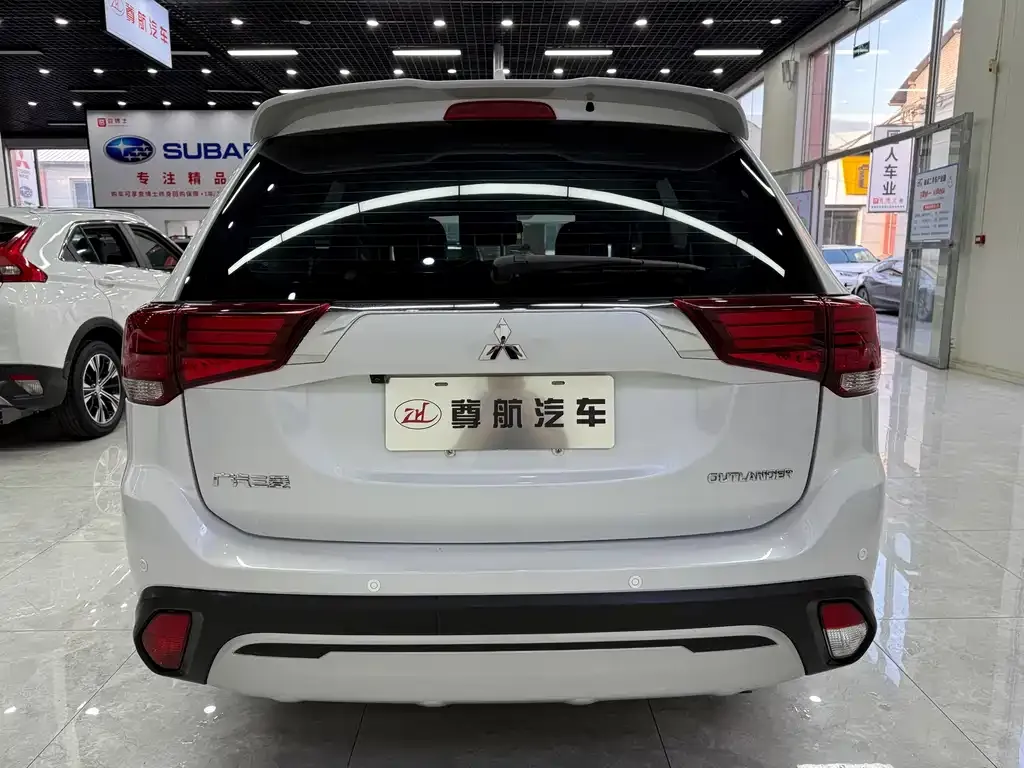 Mitsubishi Outlander 2021 из CN, фото 5