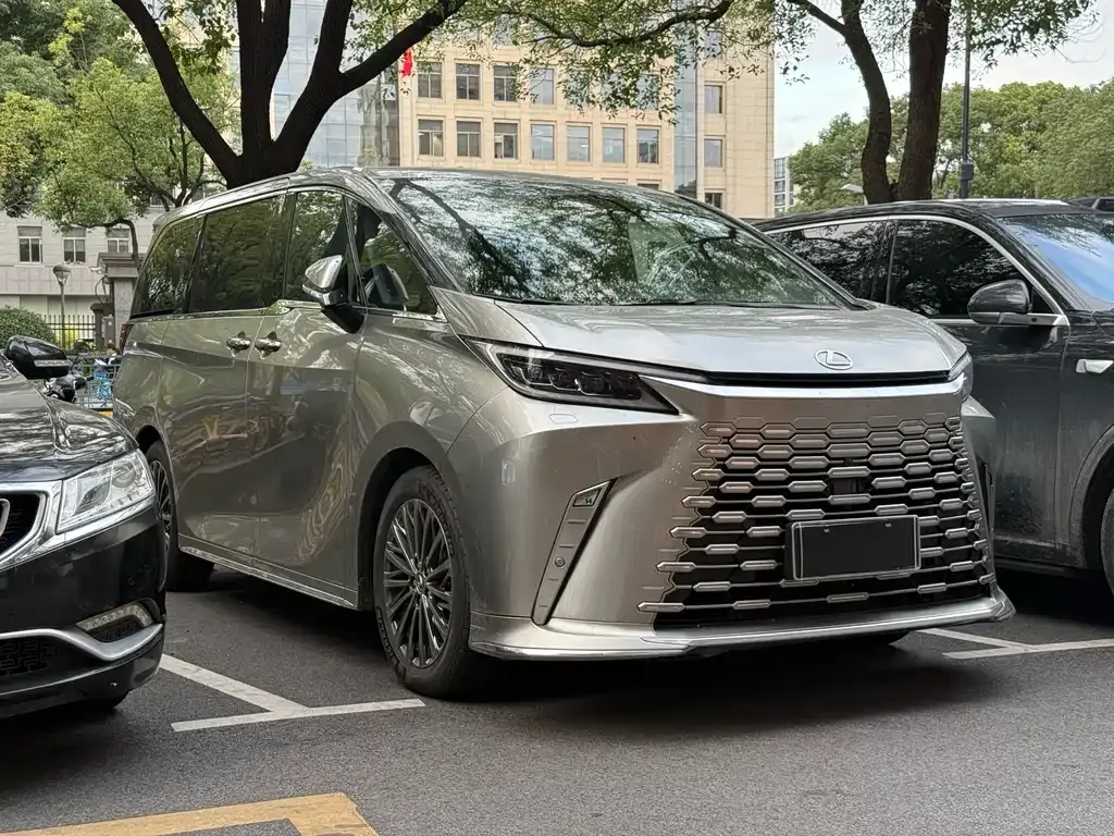 Lexus LM 2023 из CN, фото 1