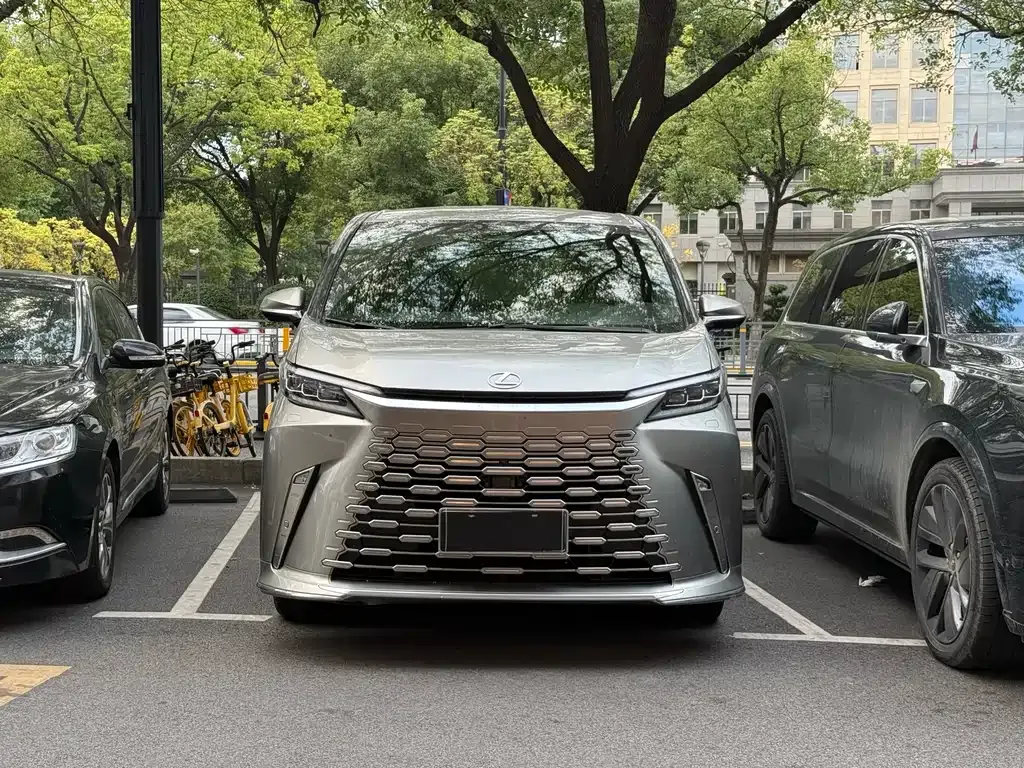 Lexus LM 2023 из CN, фото 2