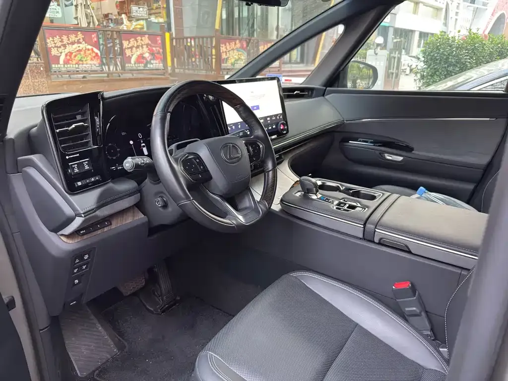 Lexus LM 2023 из CN, фото 4