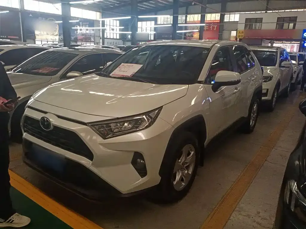 Toyota RAV4 2021 из CN, фото 2