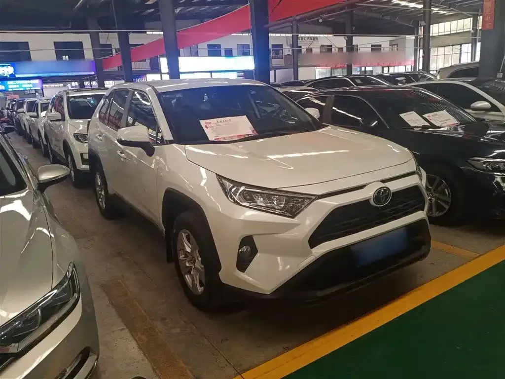Toyota RAV4 2021 из CN, фото 4