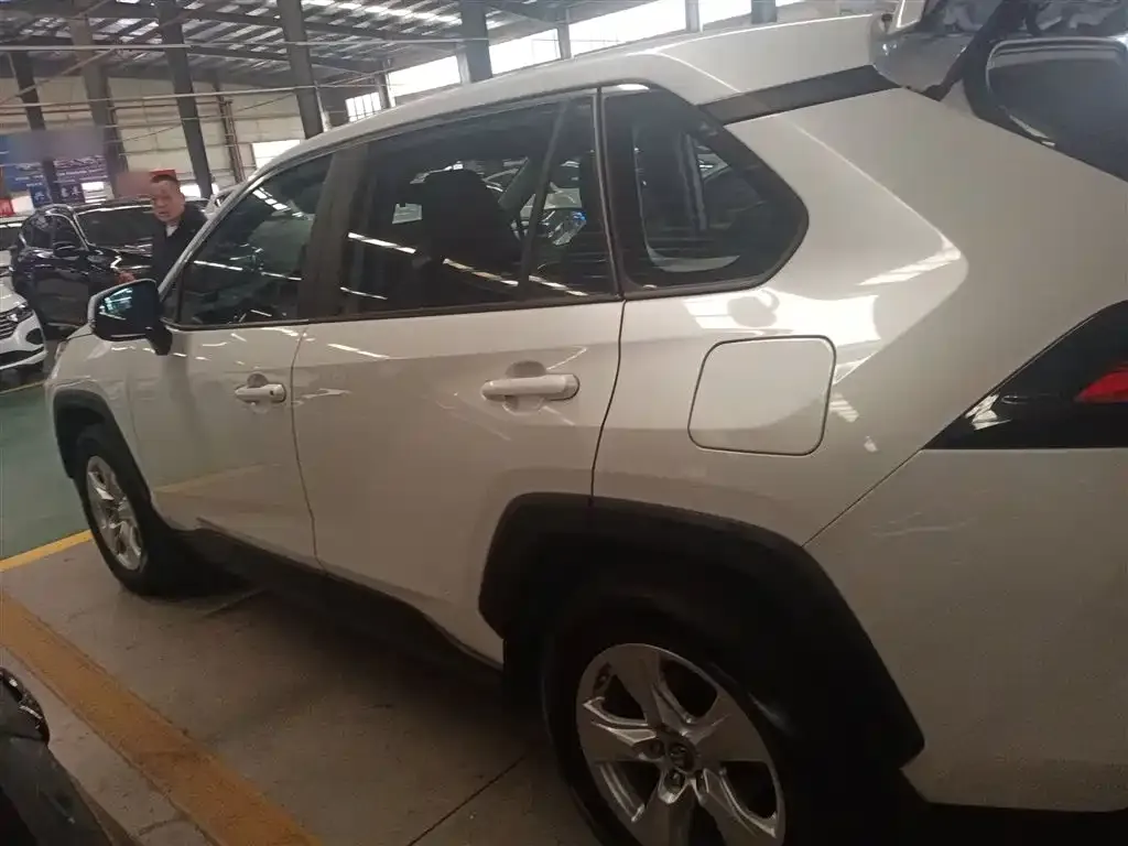 Toyota RAV4 2021 из CN, фото 5