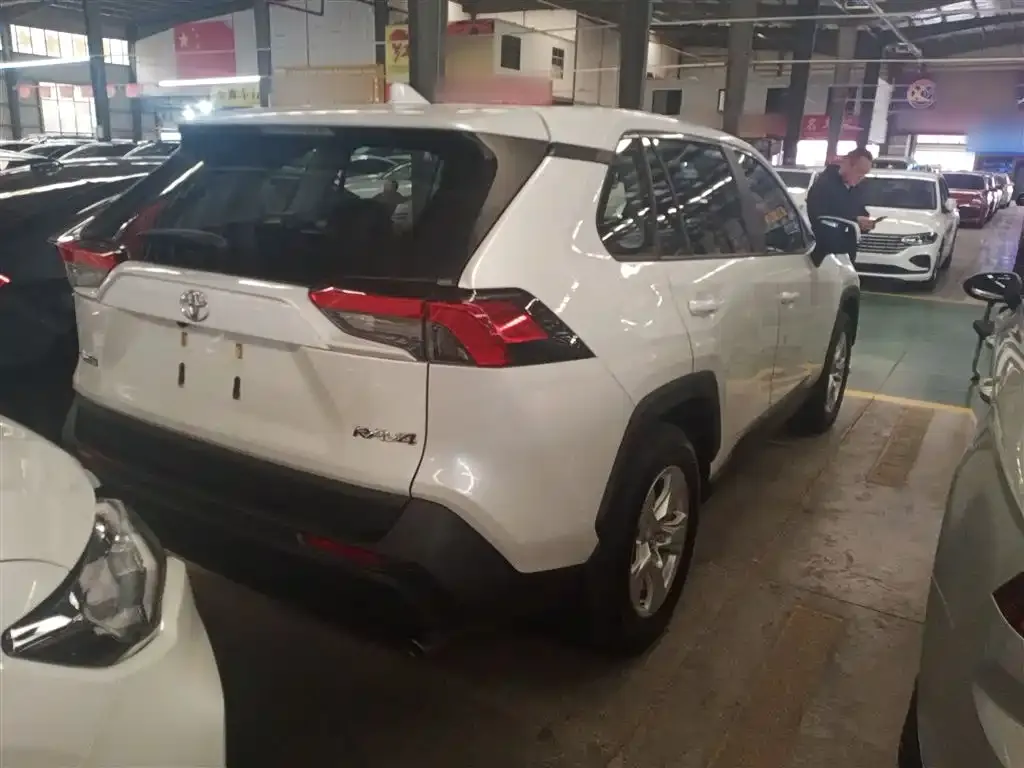 Toyota RAV4 2021 из CN, фото 7