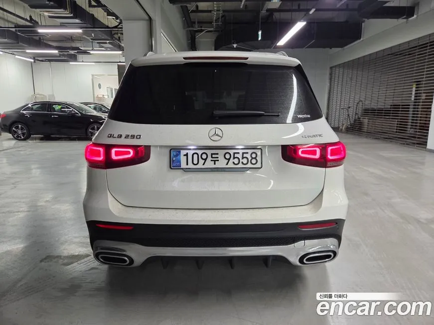 Mercedes-Benz GLB-Class — фото 4