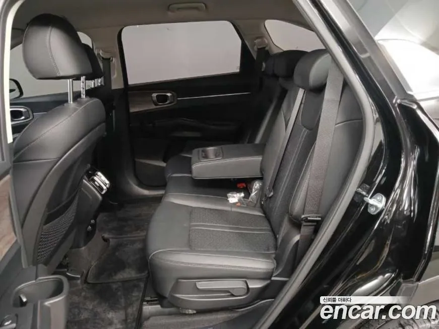 Kia Sorento — фото 7