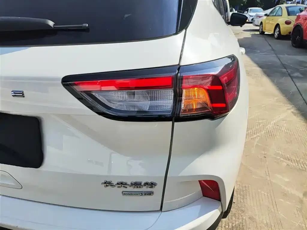 Ford Escape 2021 из CN, фото 8