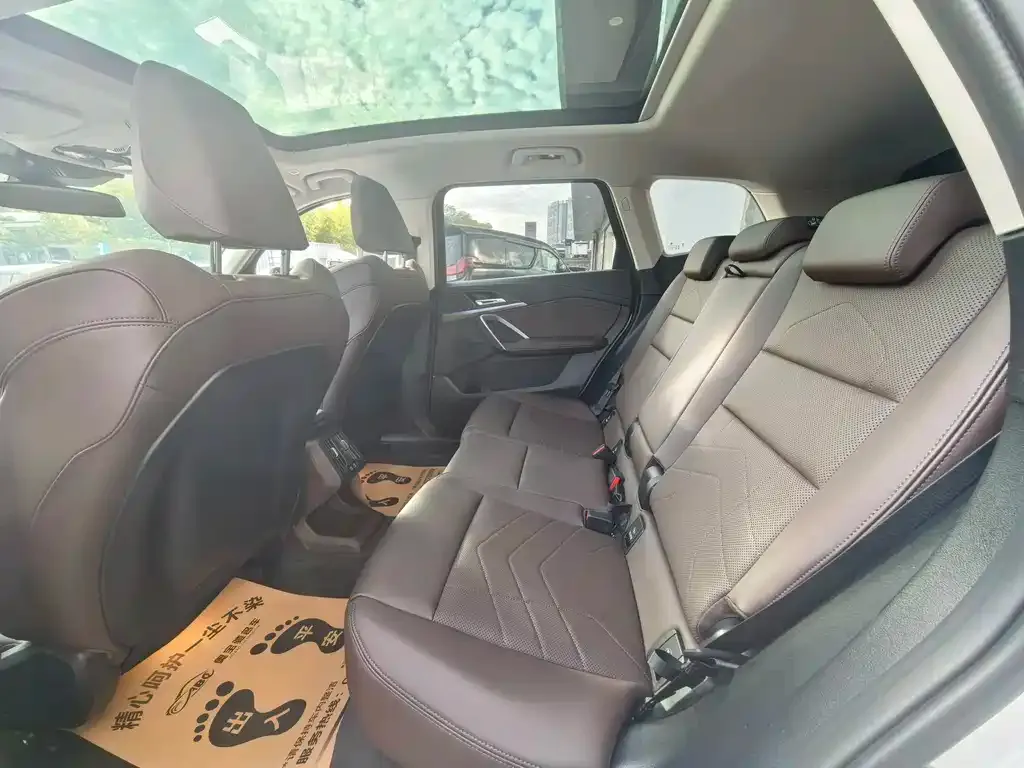 BMW iX1 2025 из CN, фото 10