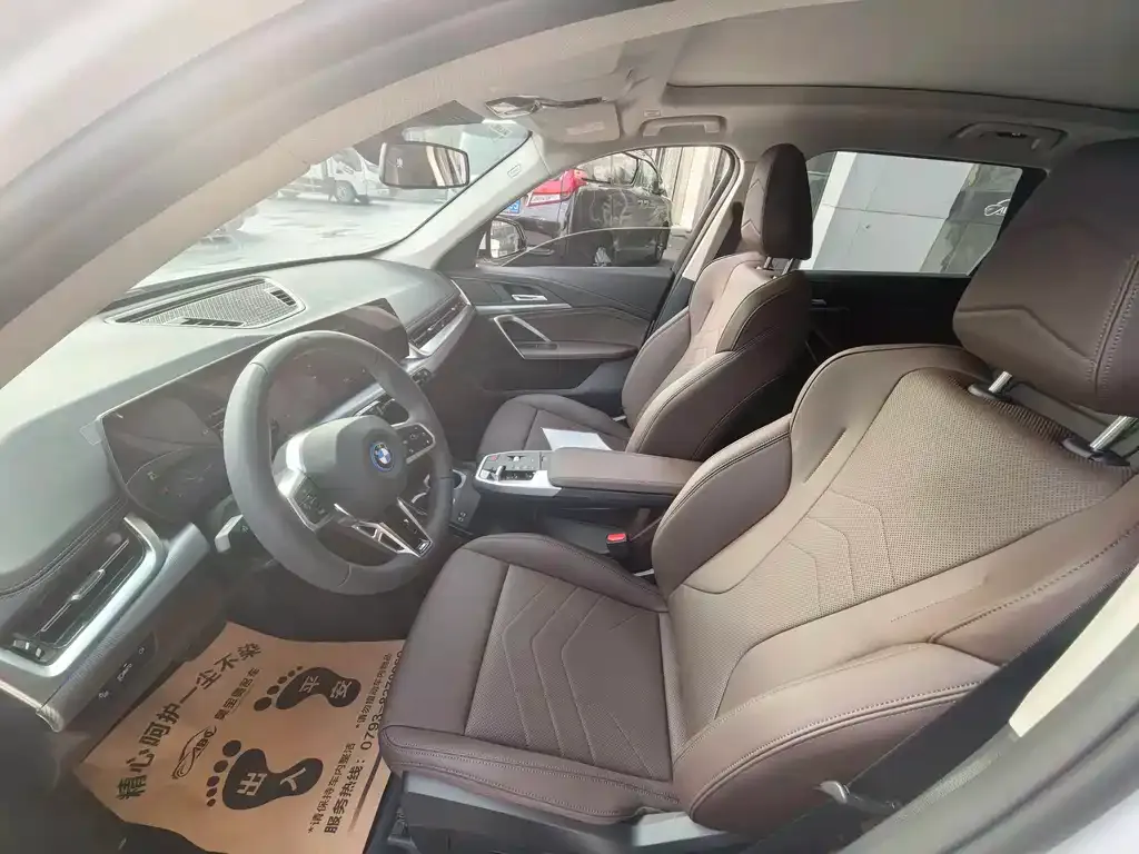 BMW iX1 2025 из CN, фото 7