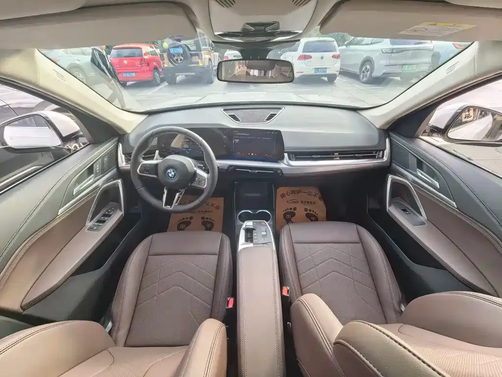 BMW iX1 2025 из CN, фото 8