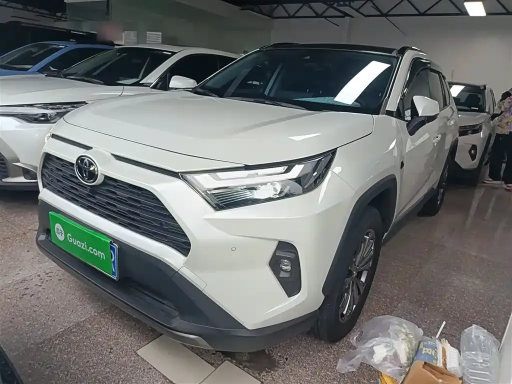 Toyota RAV4 2024 из CN, фото 2