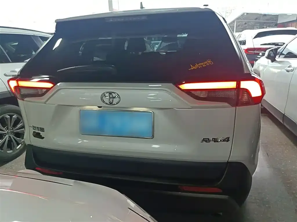Toyota RAV4 2024 из CN, фото 6