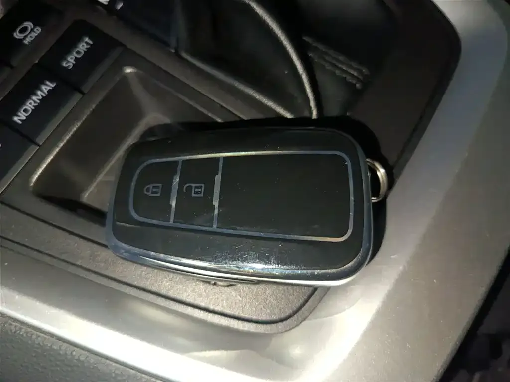 Toyota RAV4 2024 из CN, фото 9