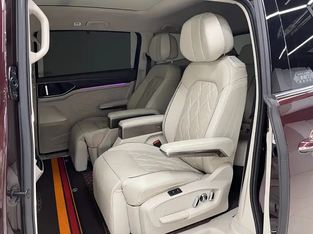 Volkswagen Viloran 2023 из CN, фото 6