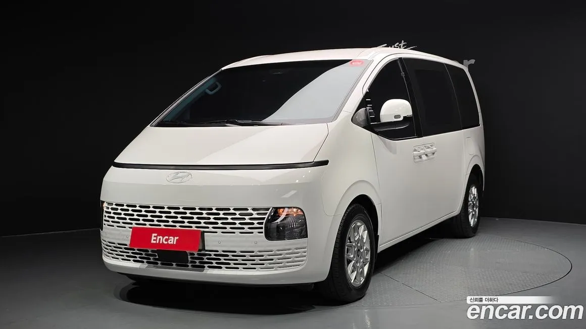 Hyundai Staria — фото 1