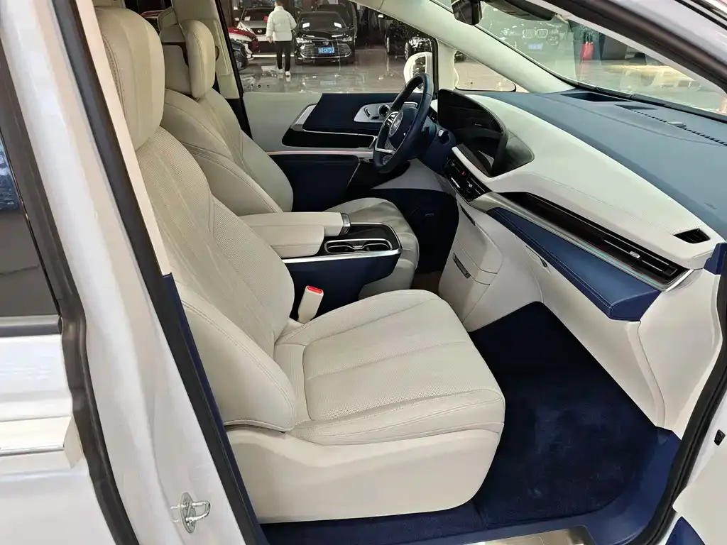 Buick Century 2023 из CN, фото 3