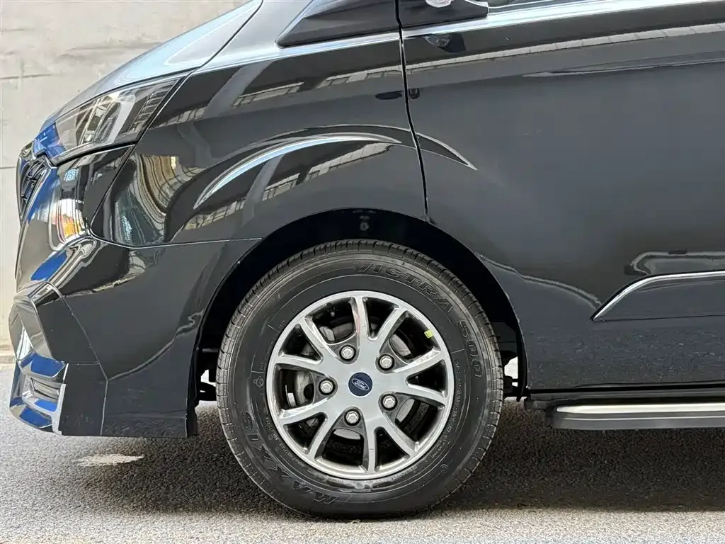 Ford Tourneo 2025 из CN, фото 6
