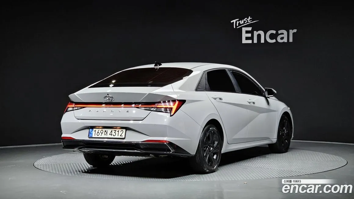 Hyundai AVANTE — фото 2