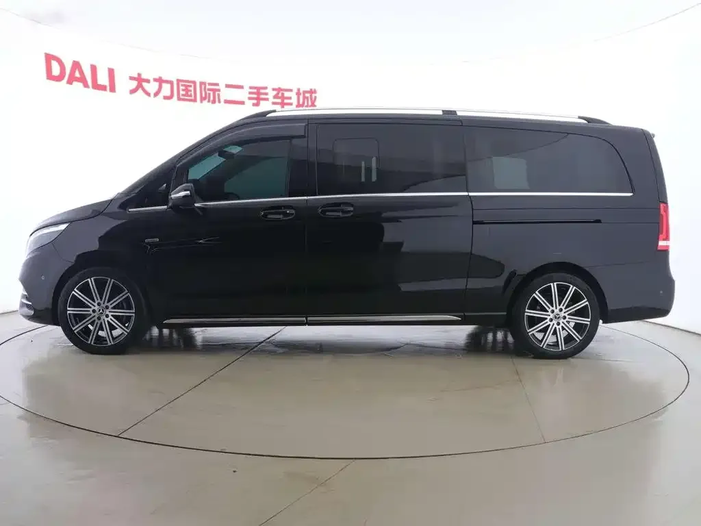Mercedes-Benz V-Class 2023 из CN, фото 4