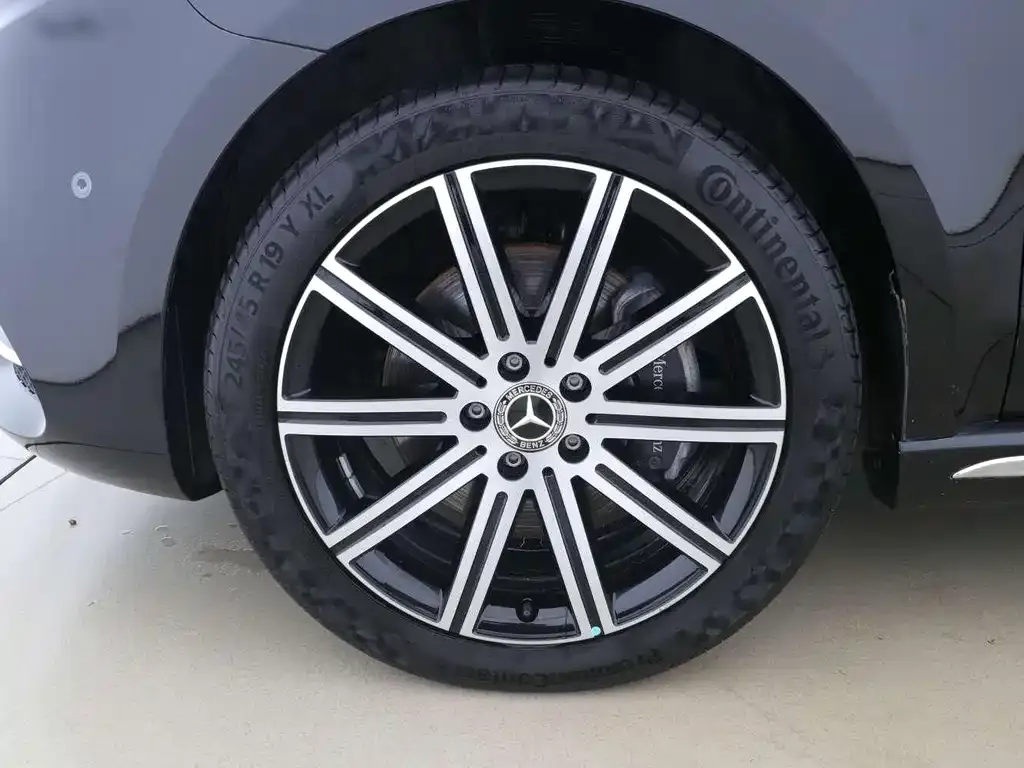 Mercedes-Benz V-Class 2023 из CN, фото 6