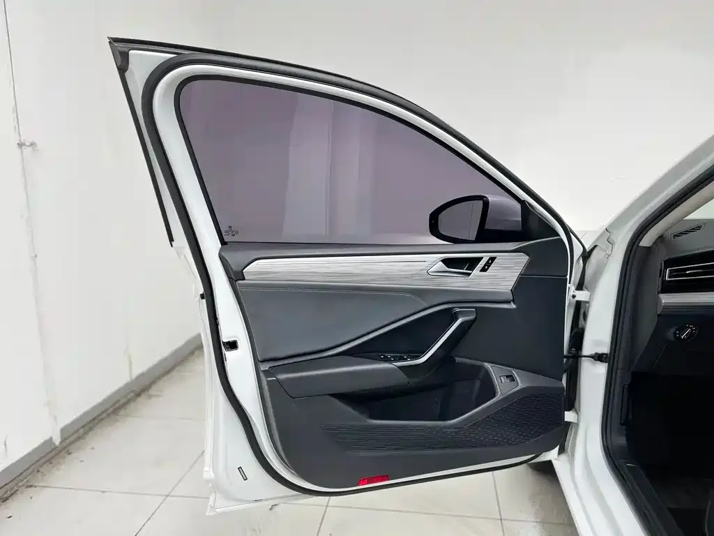Volkswagen Sagitar 2022 из CN, фото 10