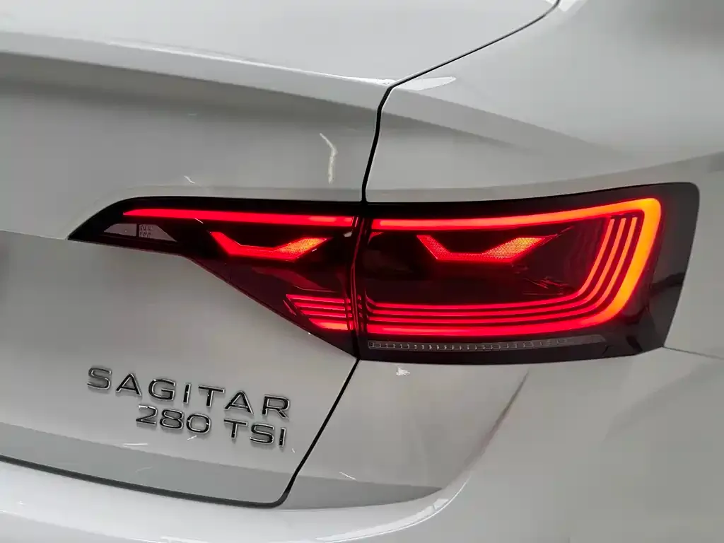 Volkswagen Sagitar 2022 из CN, фото 8