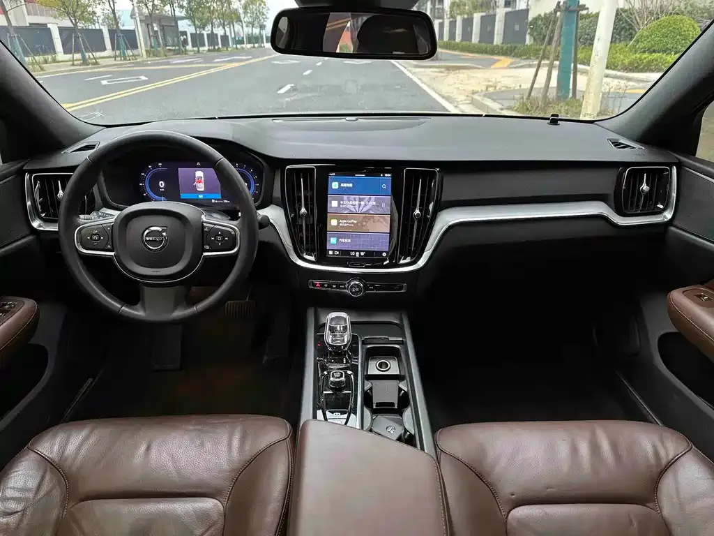 Volvo S60 2023 из CN, фото 6