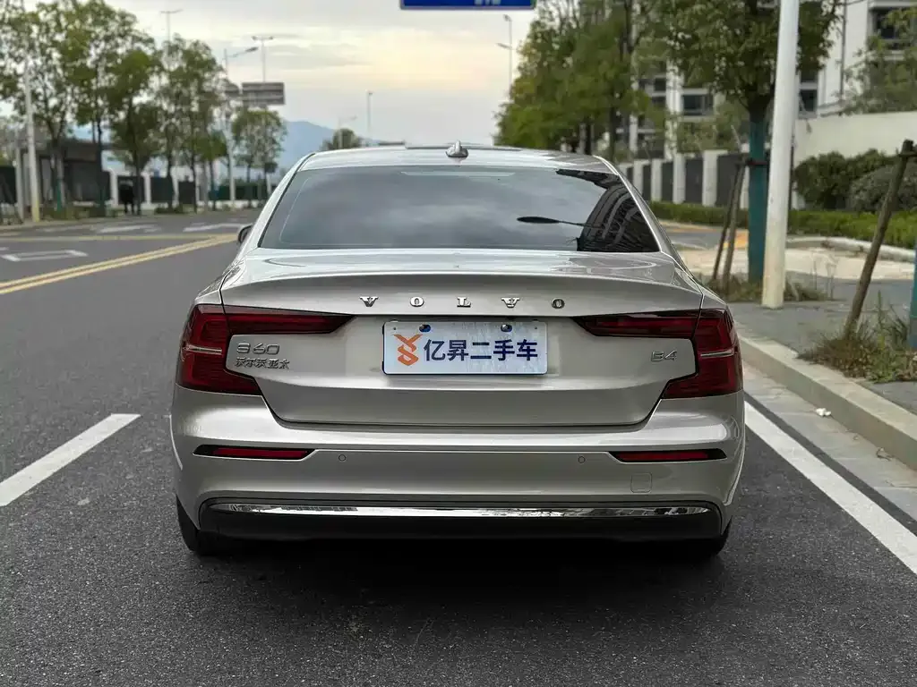 Volvo S60 2023 из CN, фото 9