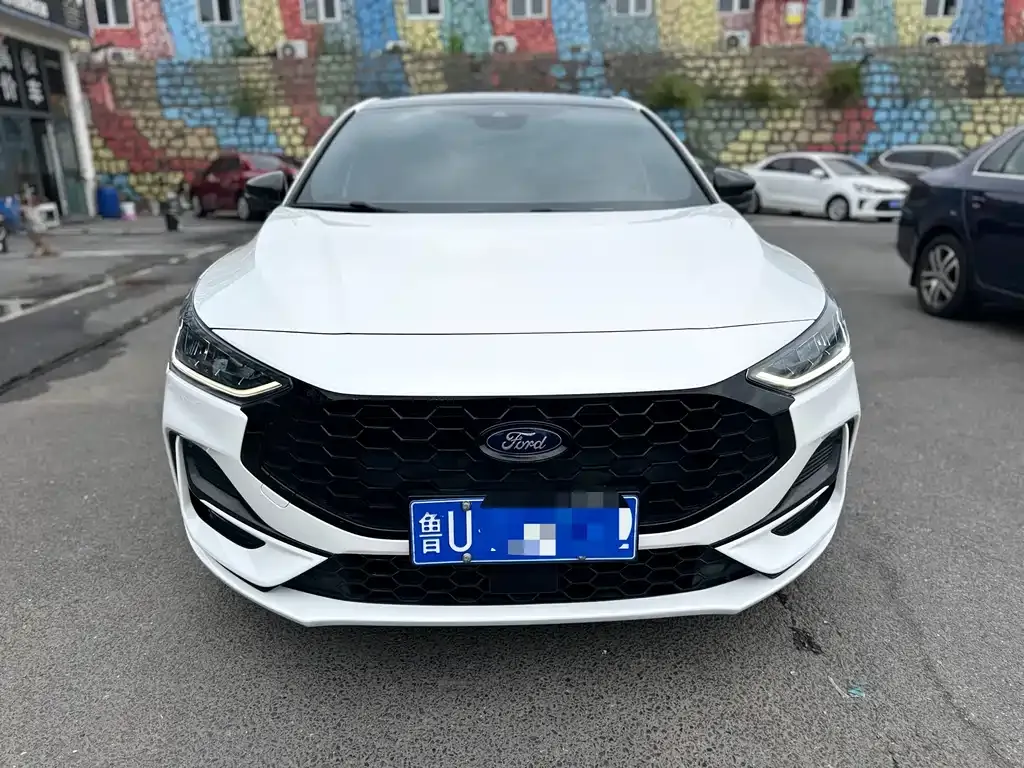 Ford Focus 2022 из CN, фото 2