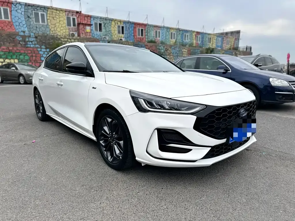 Ford Focus 2022 из CN, фото 3