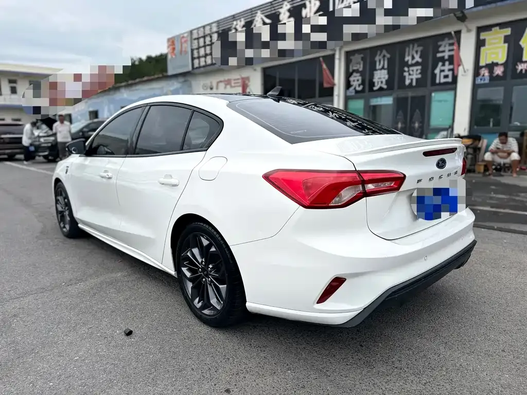 Ford Focus 2022 из CN, фото 4