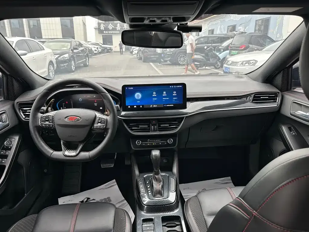 Ford Focus 2022 из CN, фото 7