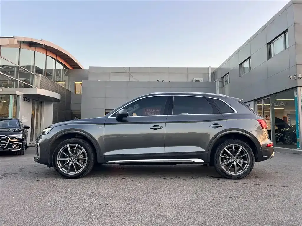 Audi Q5L 2022 из CN, фото 3