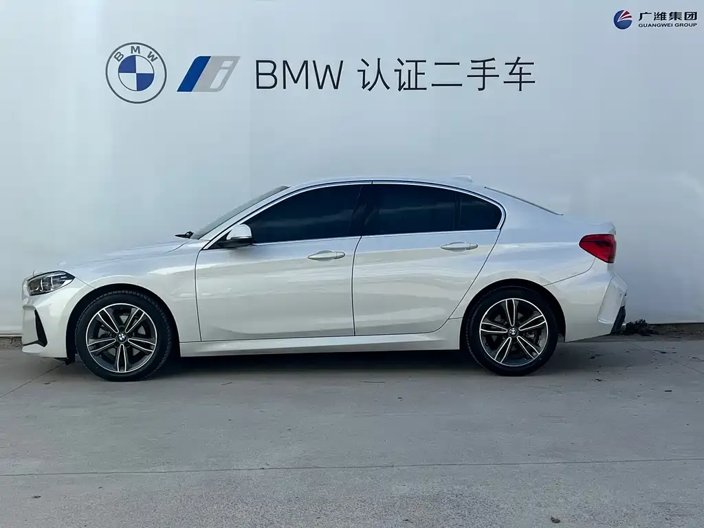 BMW 1 Series 2023 из CN, фото 3