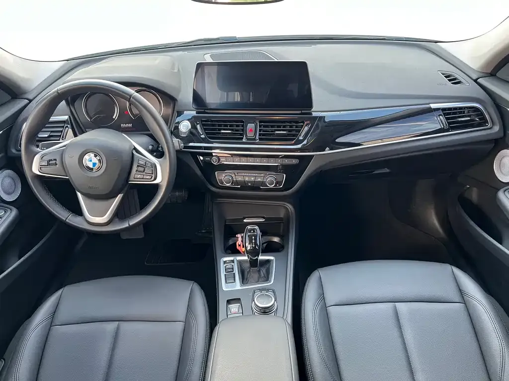 BMW 1 Series 2023 из CN, фото 9