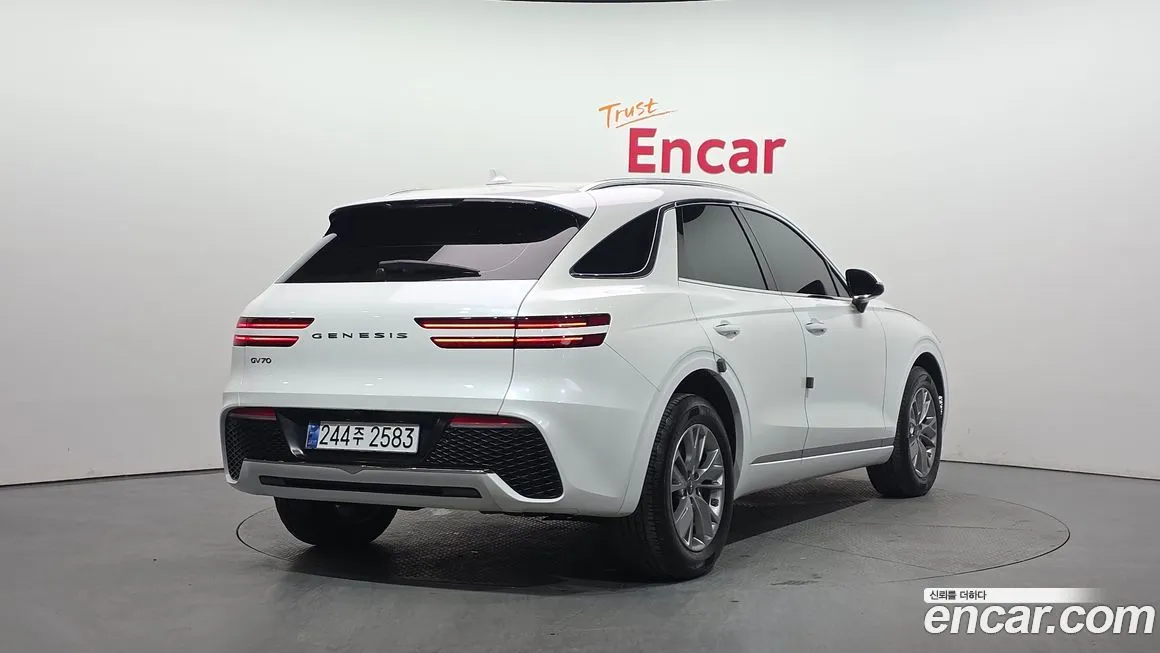 Genesis GV70 2023 из KR, фото 2