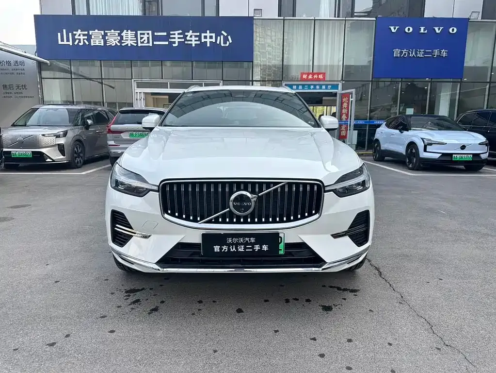 Volvo XC60 PHEV 2024 из CN, фото 2
