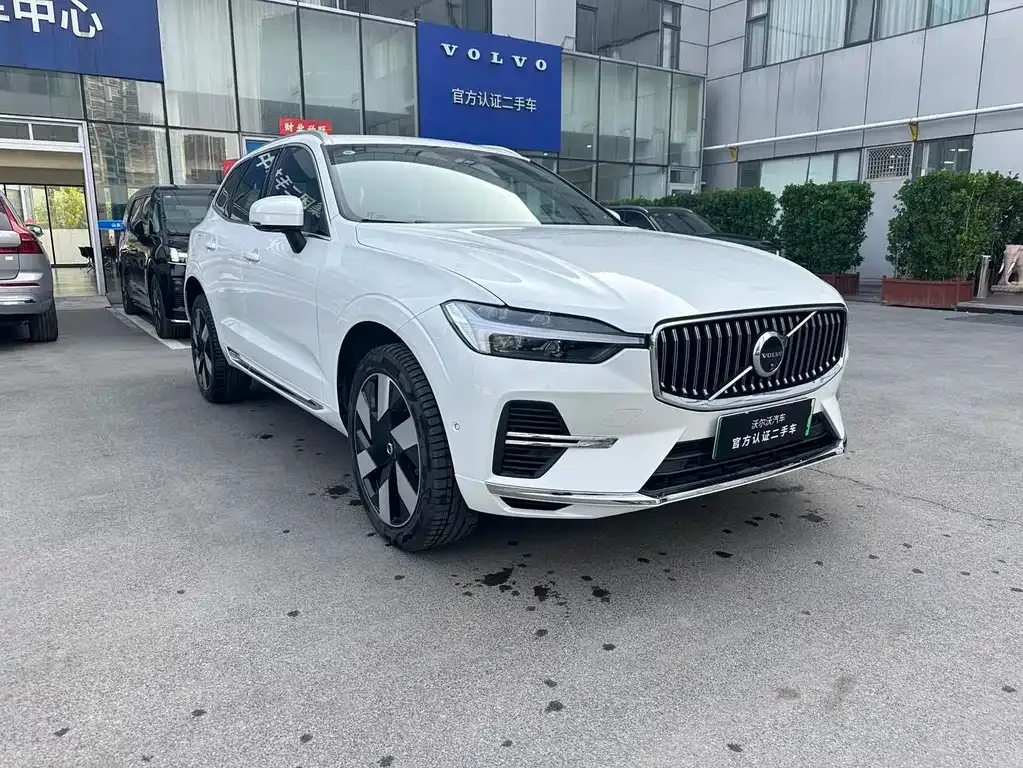 Volvo XC60 PHEV 2024 из CN, фото 3