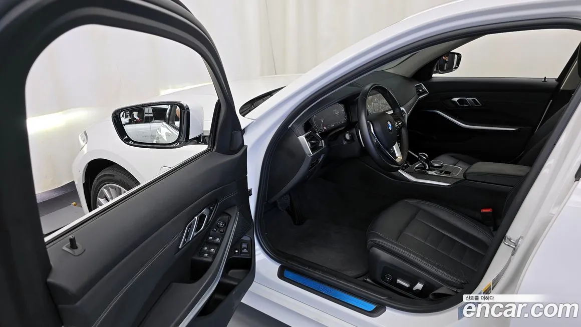 BMW 3-Series 2021 из KR, фото 10