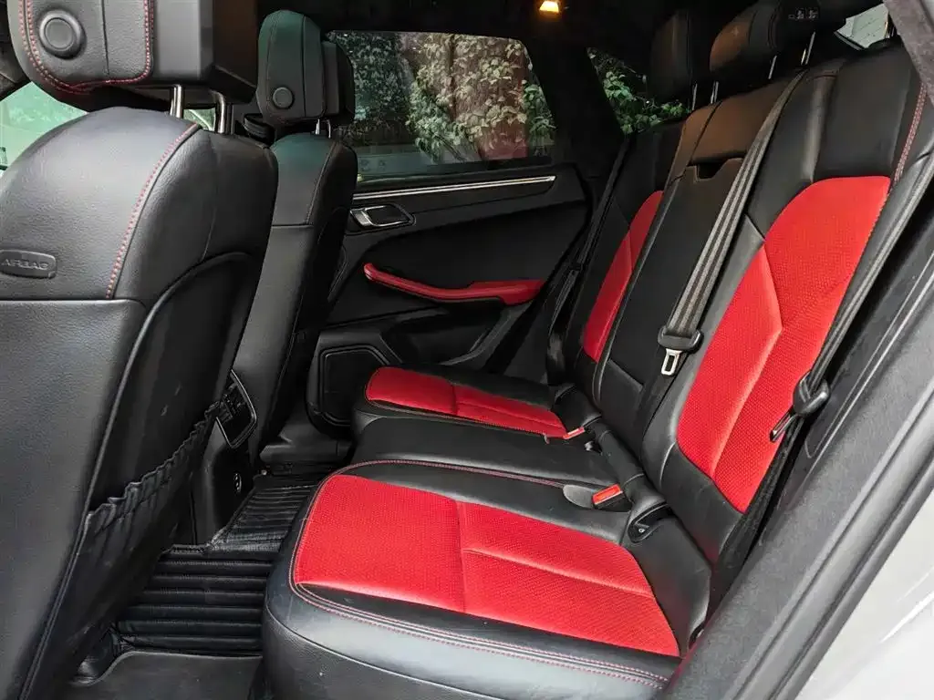 Porsche Macan 2021 из CN, фото 6