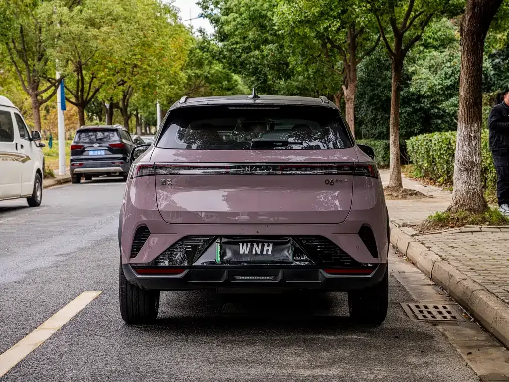 Lynk & Co 06 EM-P 2024 из CN, фото 4