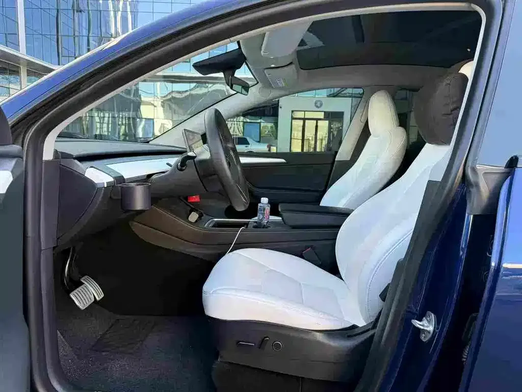 Tesla Model Y 2023 из CN, фото 4
