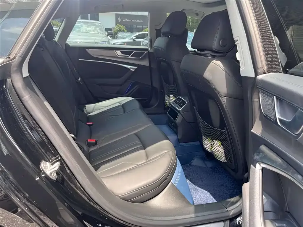 Audi A7 2024 из CN, фото 10
