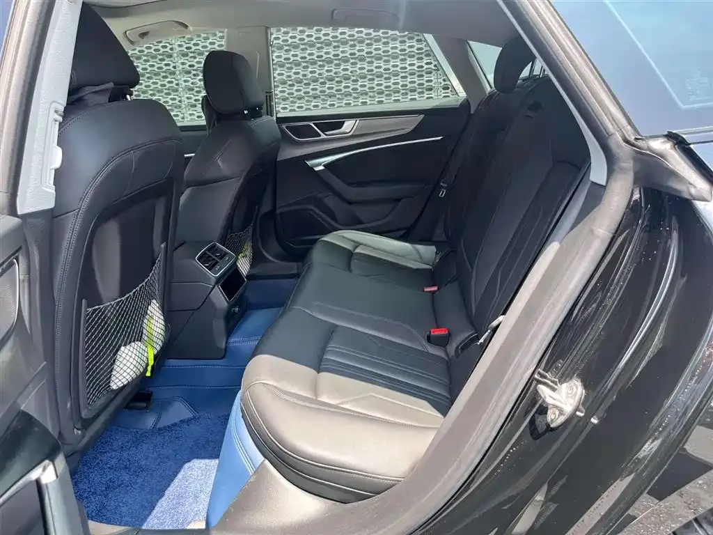 Audi A7 2024 из CN, фото 8