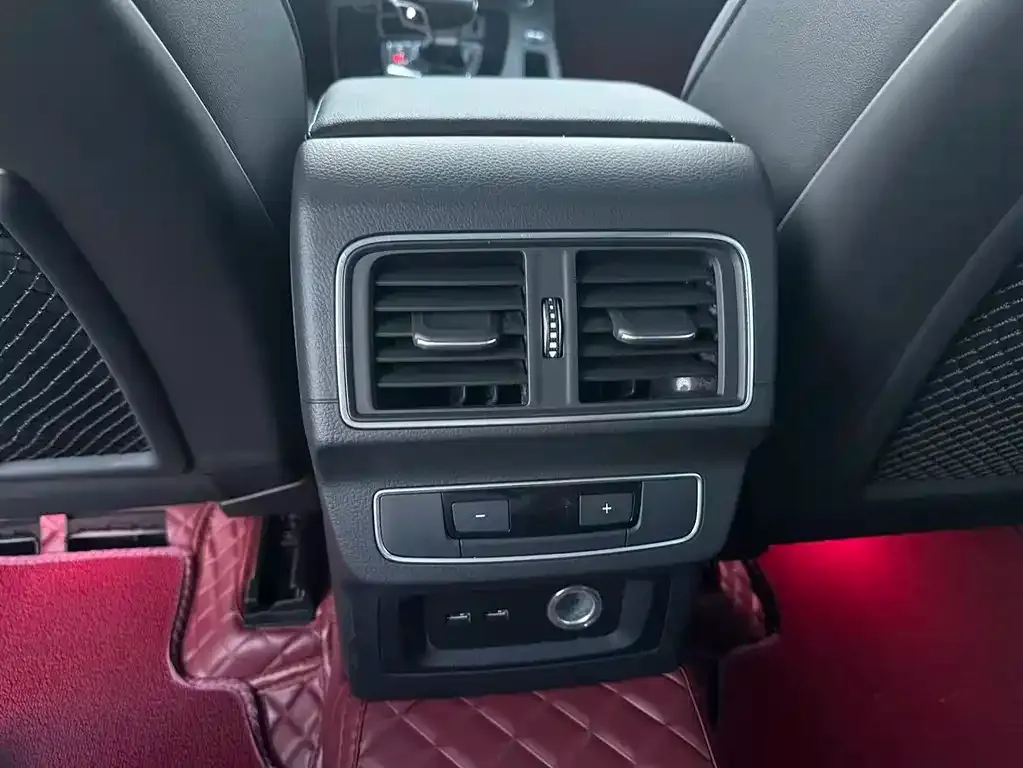 Audi Q5L 2023 из CN, фото 10
